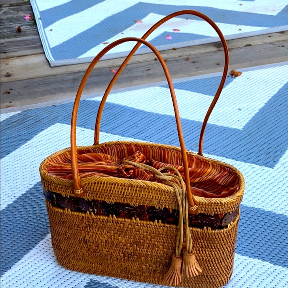 Woven purse